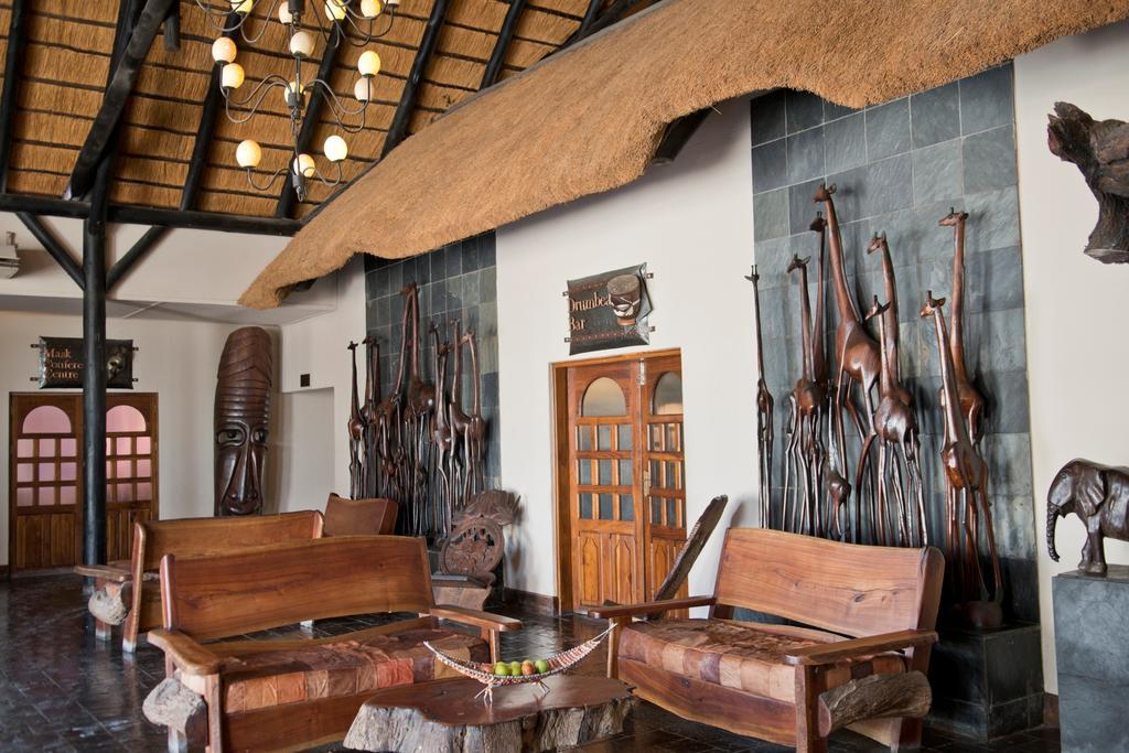 Oshakati Country Hotel Exterior foto